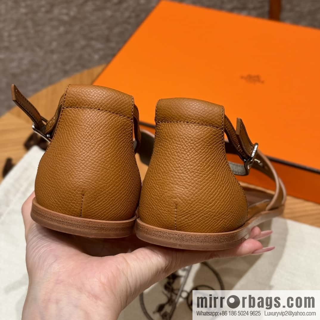 Hermès H's must-wear sandals in spring and summer