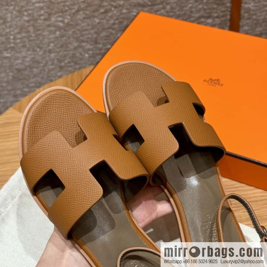 Hermès H's must-wear sandals in spring and summer