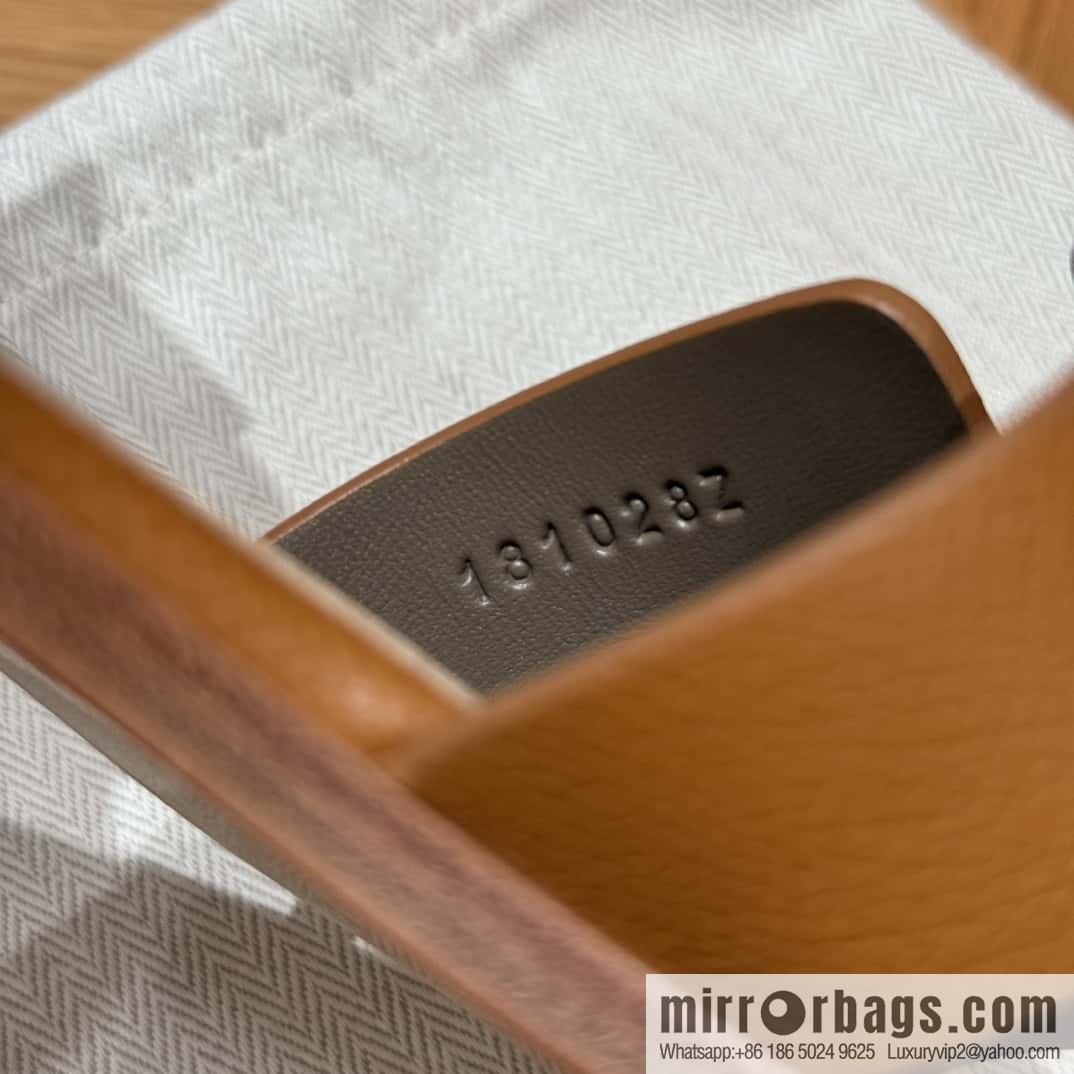 Hermès H's must-wear sandals in spring and summer