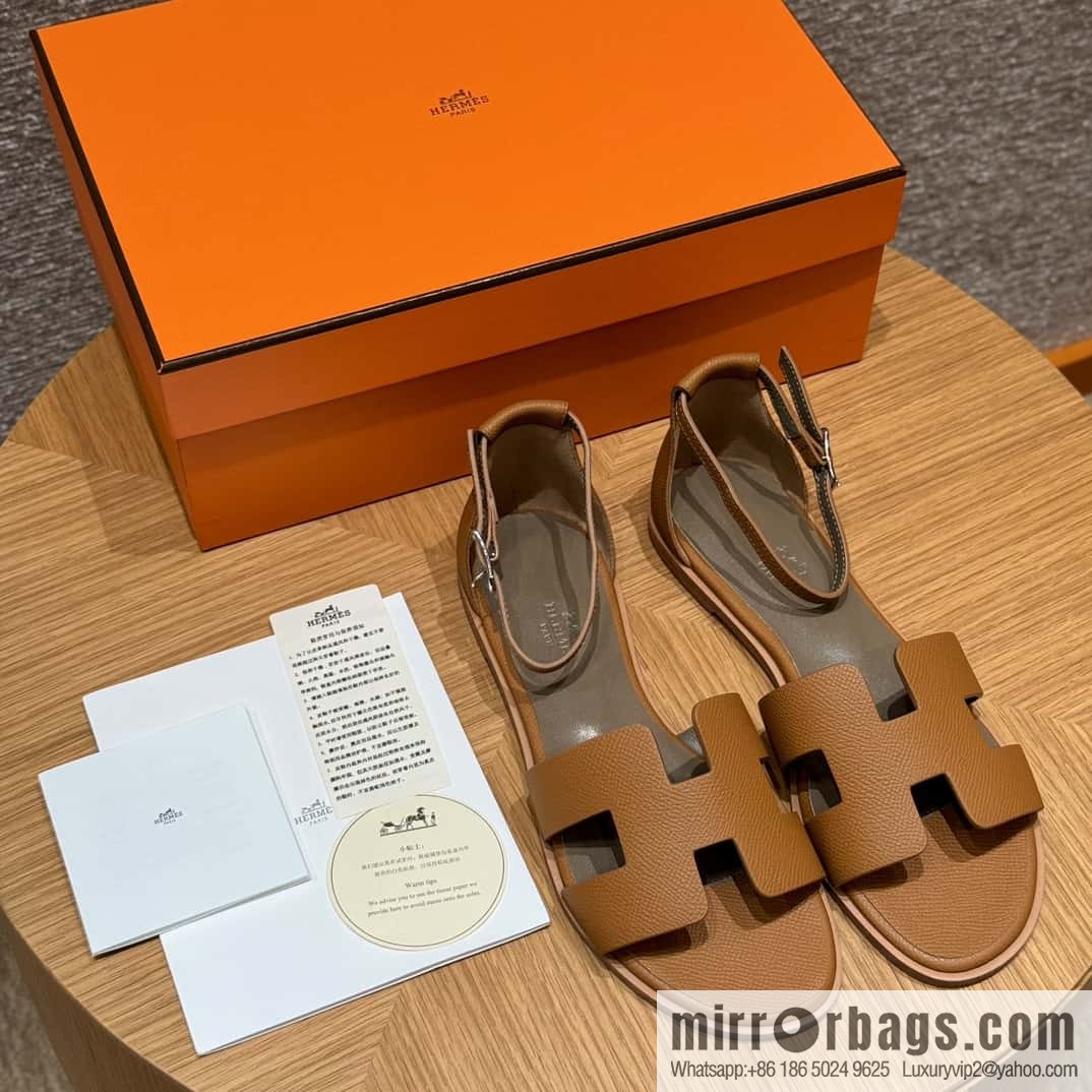 Hermès H's must-wear sandals in spring and summer