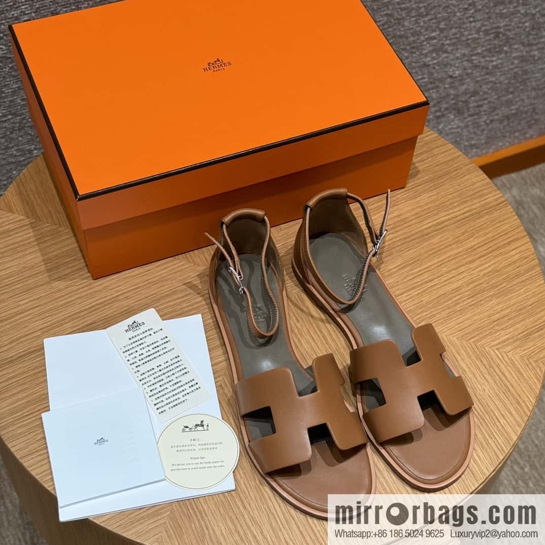 Hermès H's must-wear sandals in spring and summer