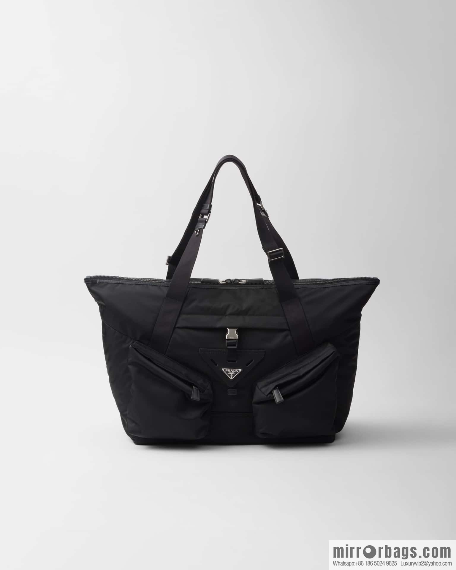 PRADA 🎉 travel bag 🎉 2VC040