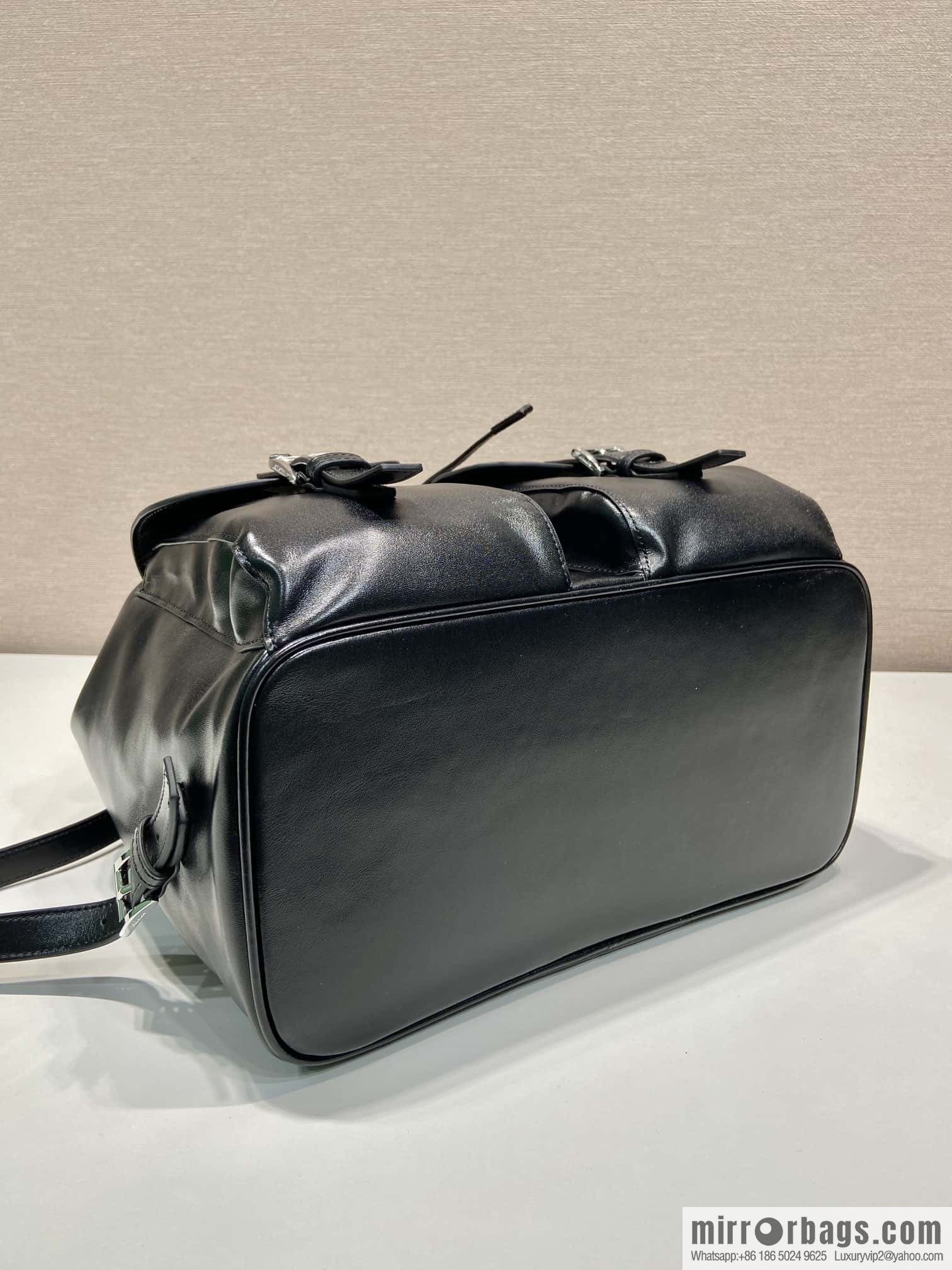 PRADA 🎉 new backpack 🎉 1BZ811B oil wax leather