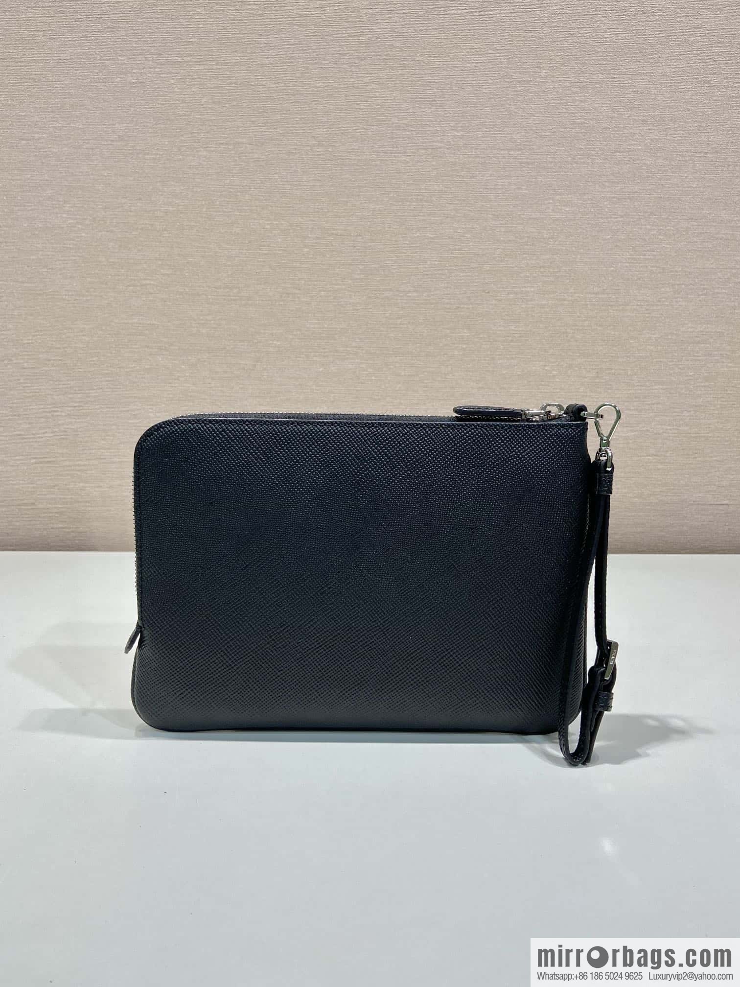 PRADA 🎉 new handbag 🎉 2NH024S