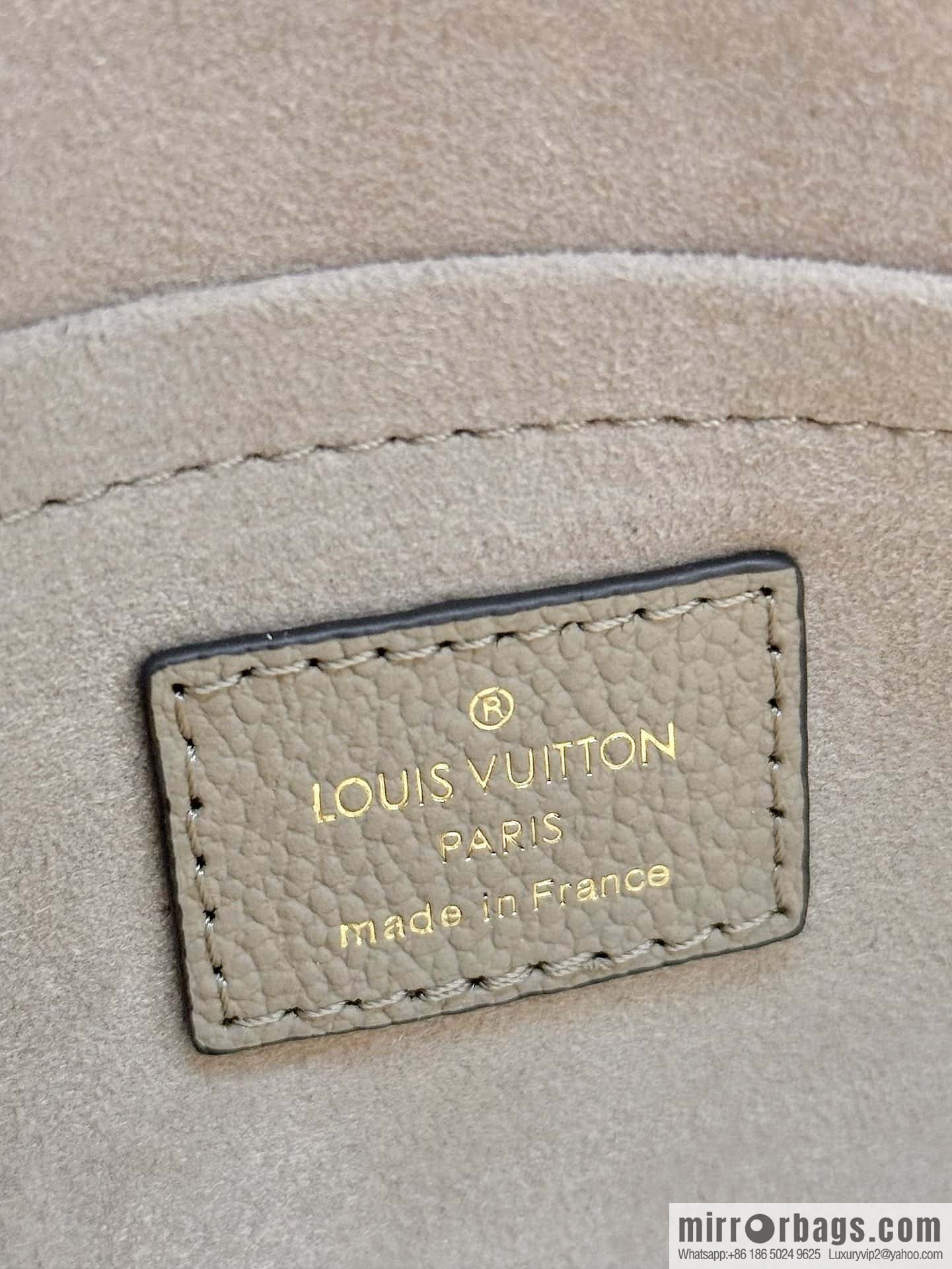 LV M23641 ONTHEGO EAST WEST BAG