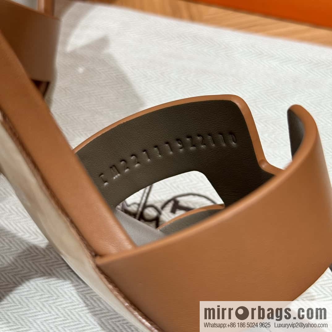 Hermès 189 strap-on sandals/Encens 50