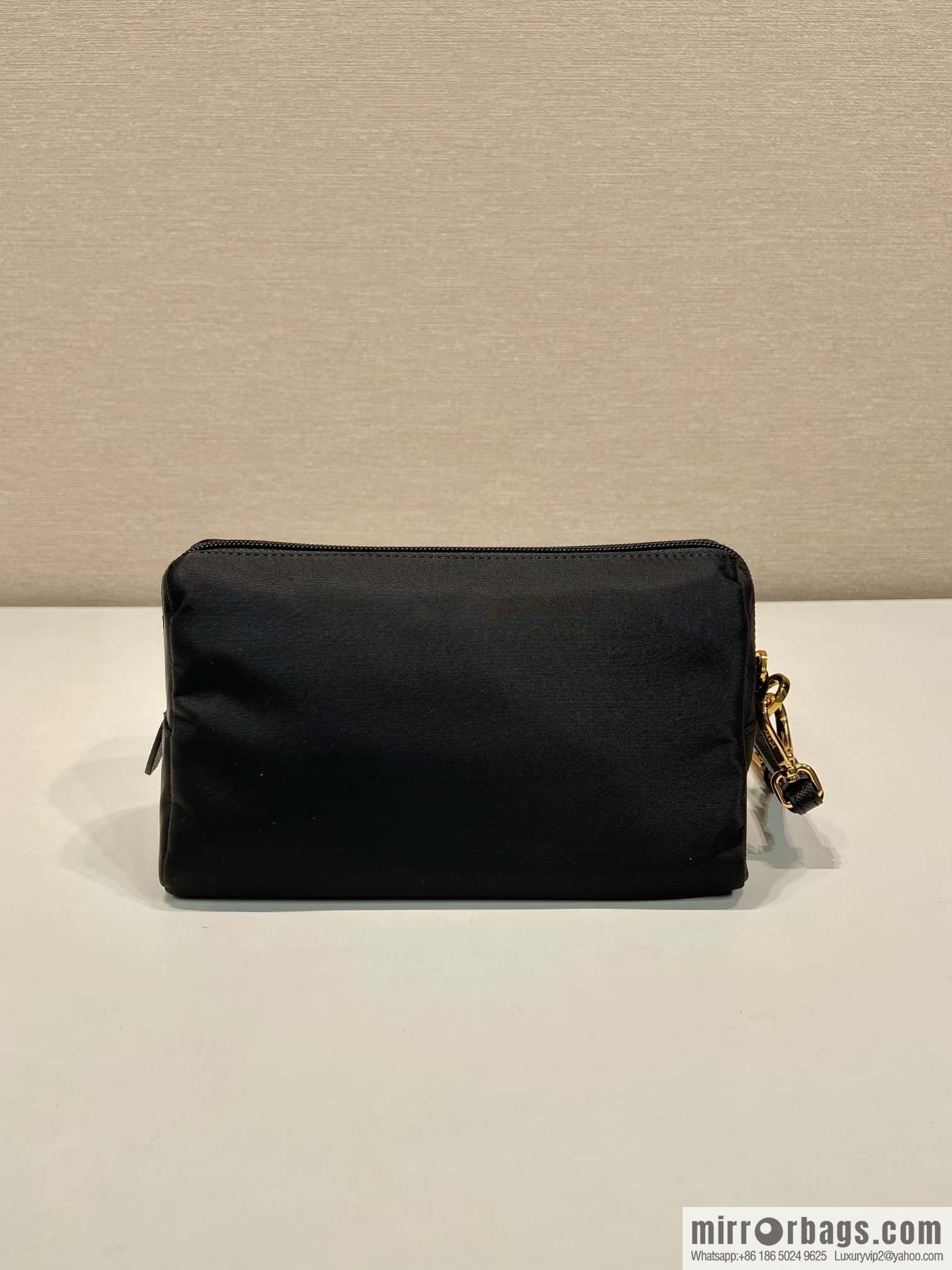 PRADA 🎉 new handbag 🎉 1NS693 Platinum hardware