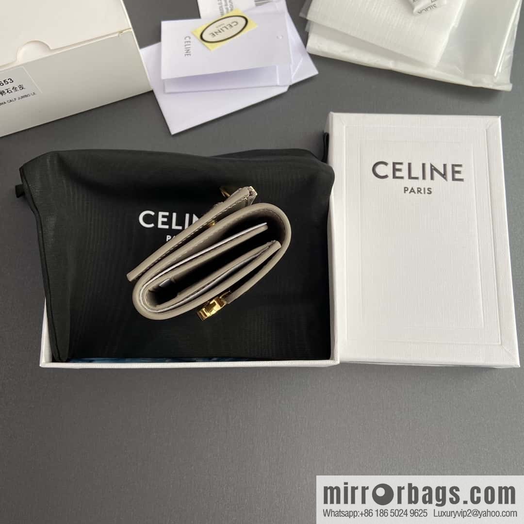 Celine TRIOMPHE glossy leather (fabric) short wallet 10l653DS3.04LU652