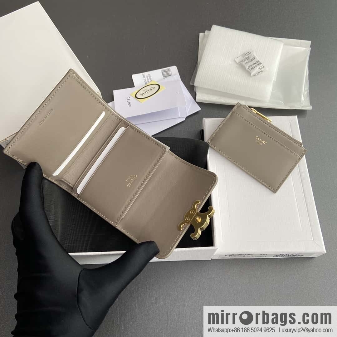 Celine TRIOMPHE glossy leather (fabric) short wallet 10l653DS3.04LU652