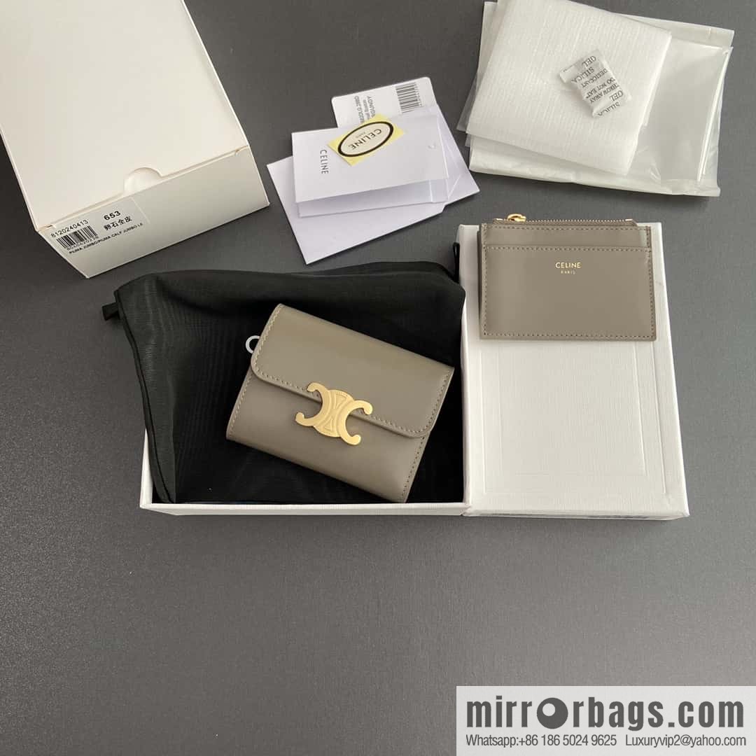 Celine TRIOMPHE glossy leather (fabric) short wallet 10l653DS3.04LU652