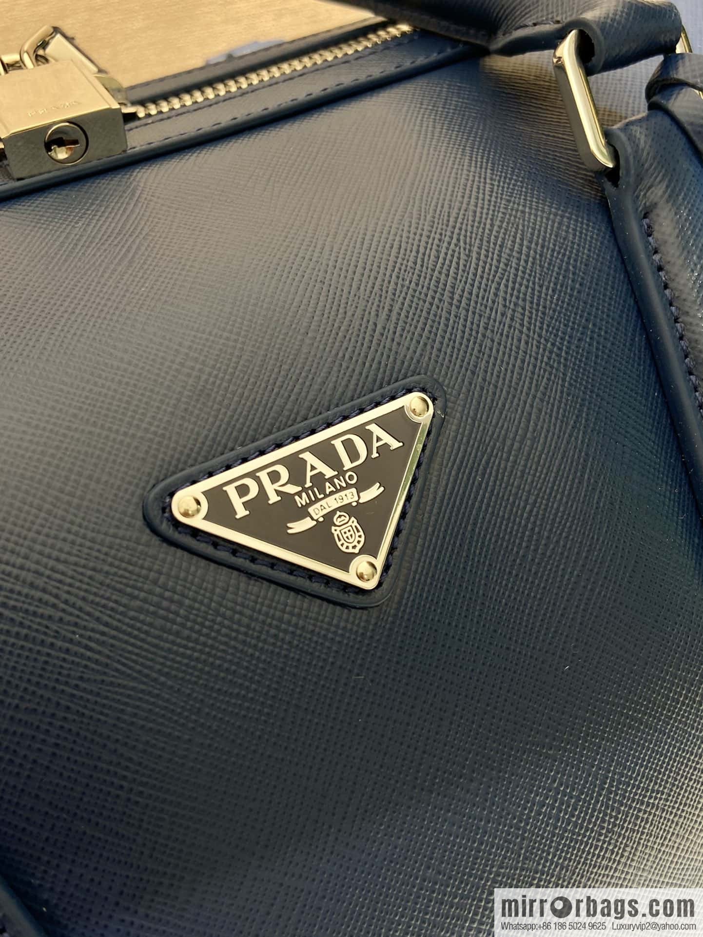 Prada 🎉 travel bag 🎉 2VC018🎉