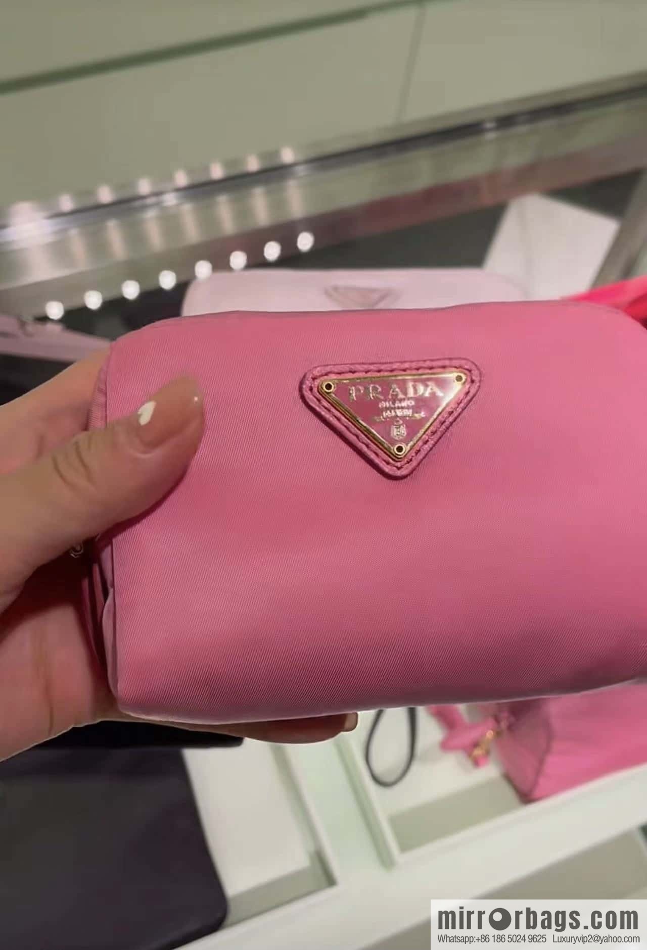 Prada ๐ small hand bag ๐ 1NA339/K