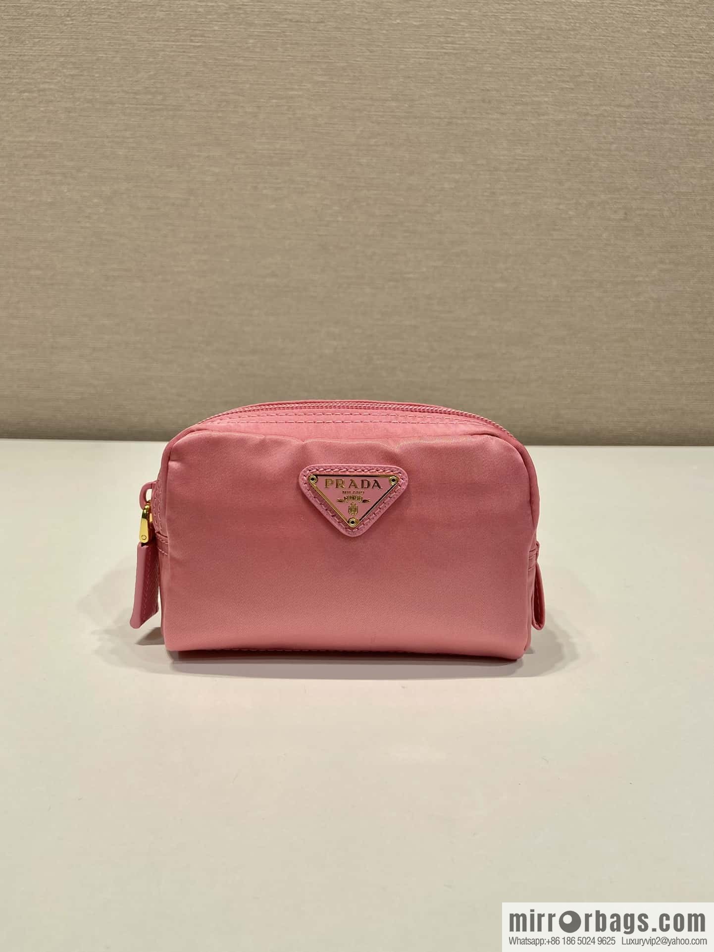 Prada ๐ small hand bag ๐ 1NA339/K