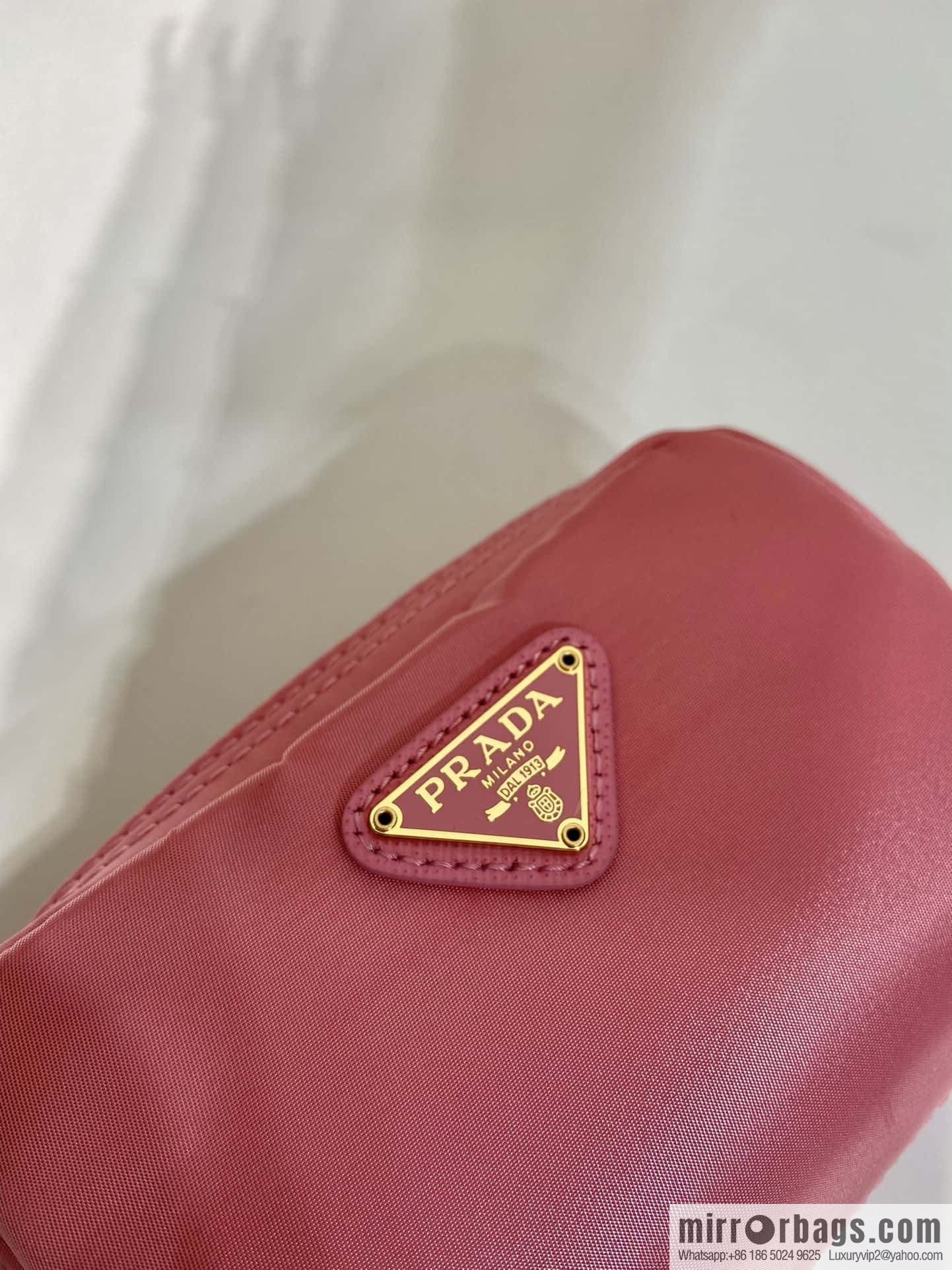 Prada ๐ small hand bag ๐ 1NA339/K