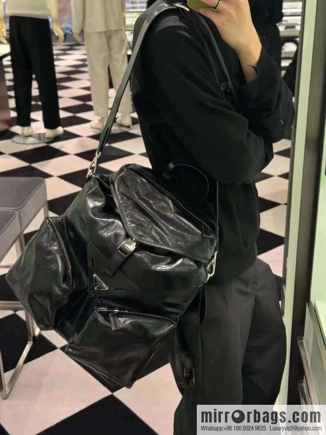 PRADA 🎉 new catwalk model 🎉 2VZ108 oil wax leather