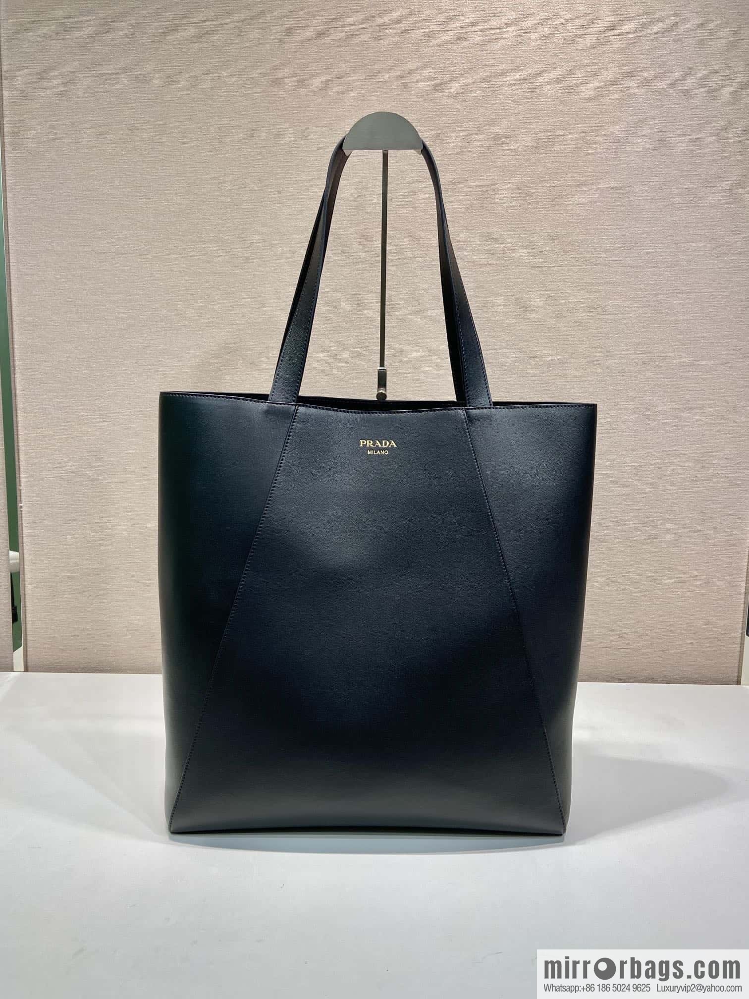 PRADA 🎉 new tote bag 🎉 2VG122 black
