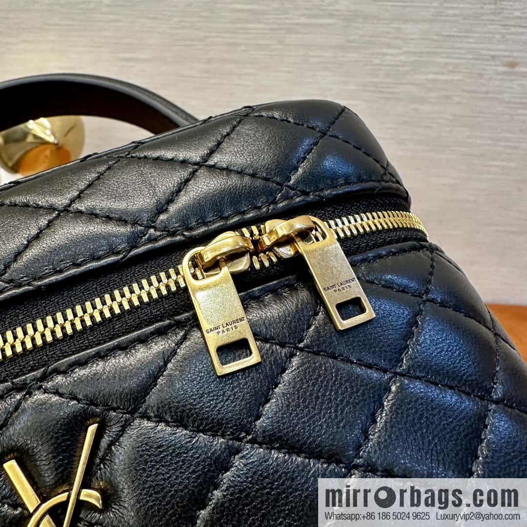 YSL 𝗚𝗔𝗕𝗬 𝗩𝗔𝗡𝗜𝗧𝗬 mini sheepskin clutch bag 766731