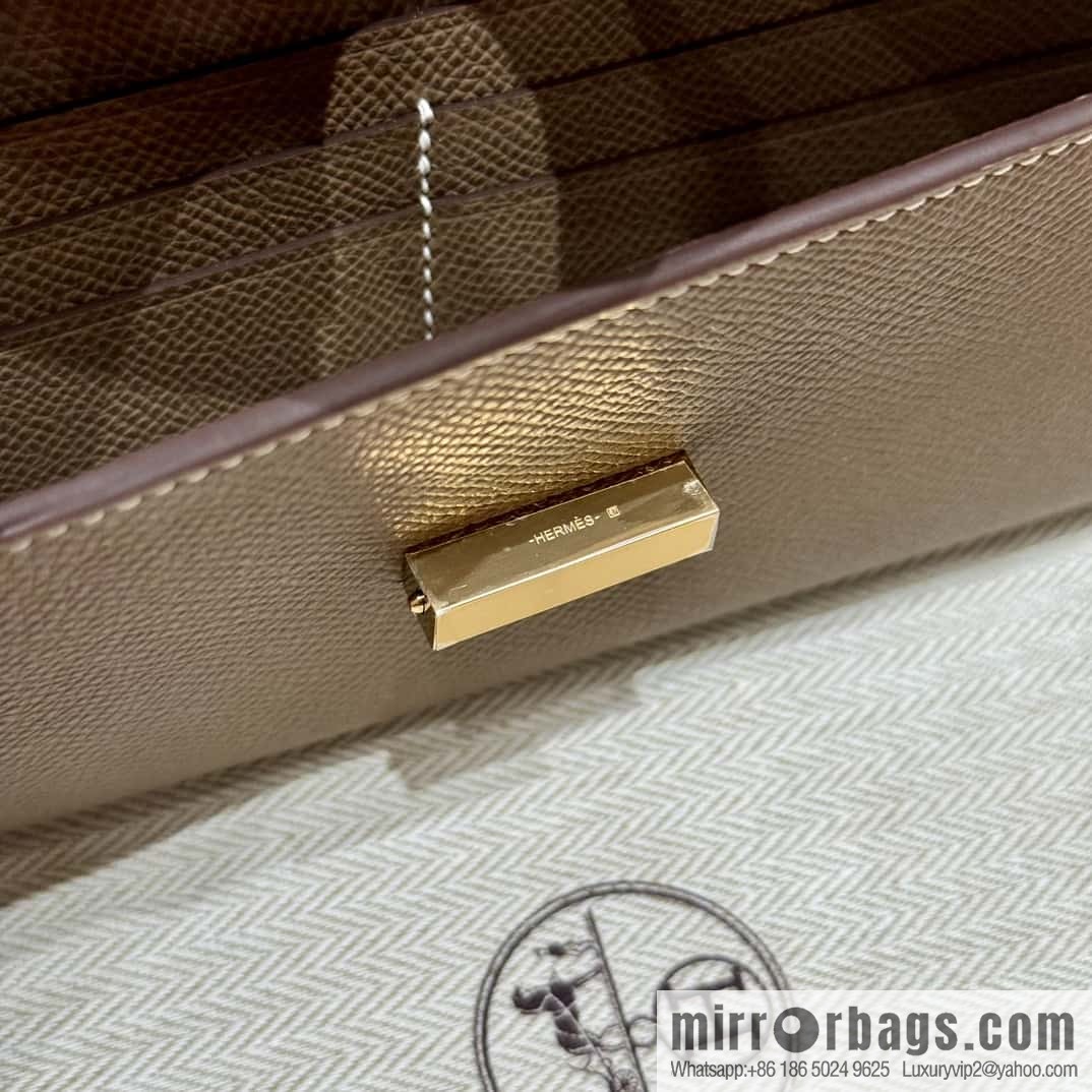 Chaine d'Ancre To Go Wallet, Pig Nose Togo Elephant Grey Gold Buckle