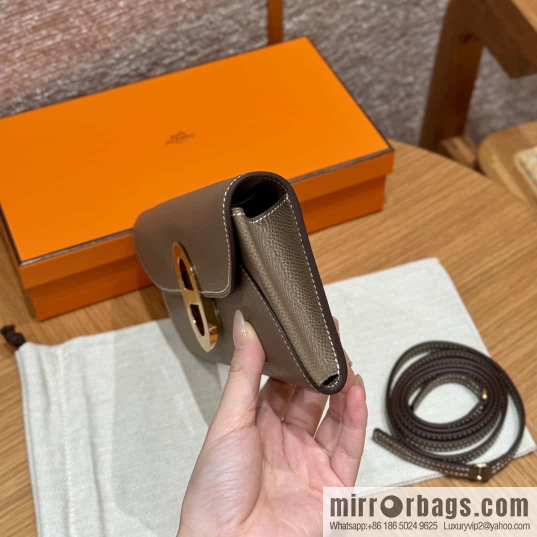 Chaine d'Ancre To Go Wallet, Pig Nose Togo Elephant Grey Gold Buckle