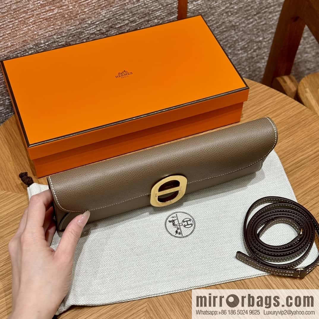 Chaine d'Ancre To Go Wallet, Pig Nose Togo Elephant Grey Gold Buckle