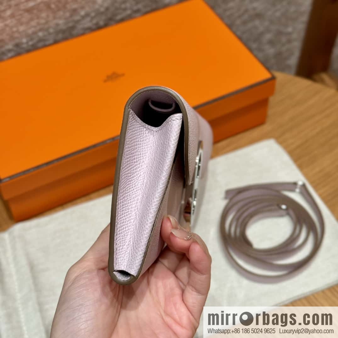 Chaine d'Ancre To Go wallet, pig nose togo lilac silver buckle