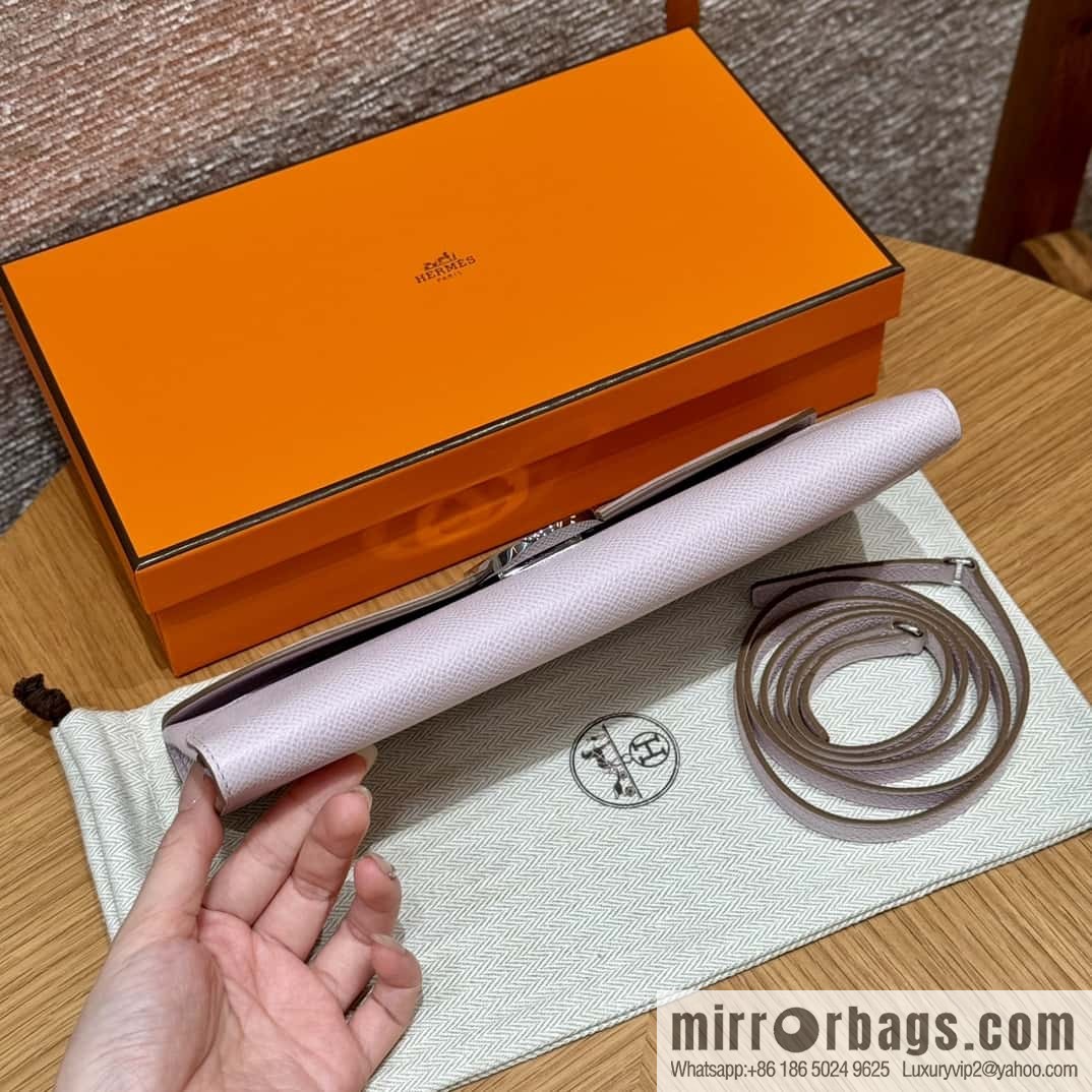 Chaine d'Ancre To Go wallet, pig nose togo lilac silver buckle