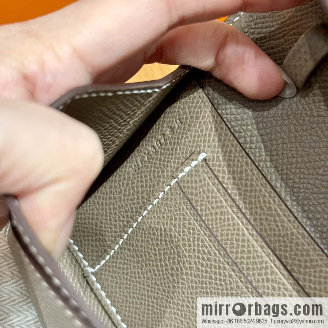 Chaine d'Ancre To Go wallet, pig nose togo elephant gray silver buckle