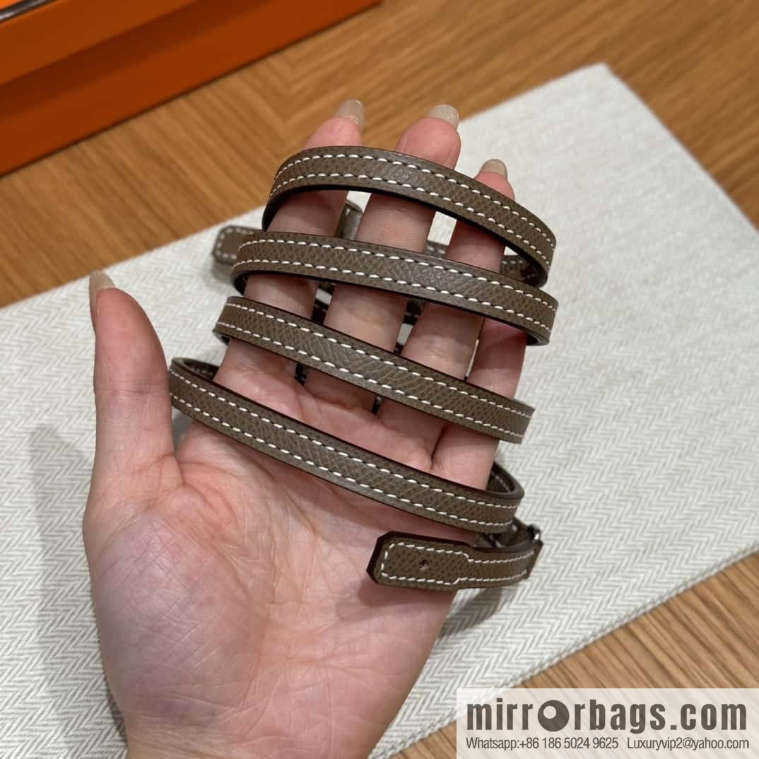 Chaine d'Ancre To Go wallet, pig nose togo elephant gray silver buckle