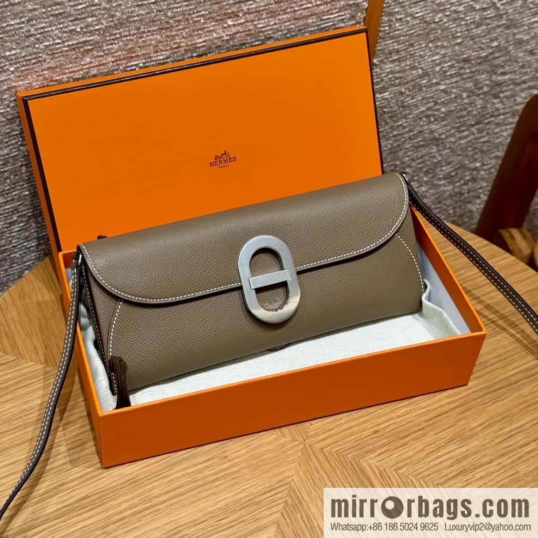 Chaine d'Ancre To Go wallet, pig nose togo elephant gray silver buckle