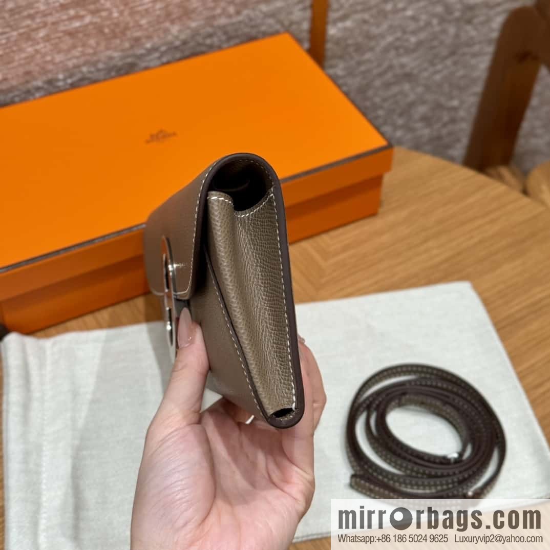 Chaine d'Ancre To Go wallet, pig nose togo elephant gray silver buckle