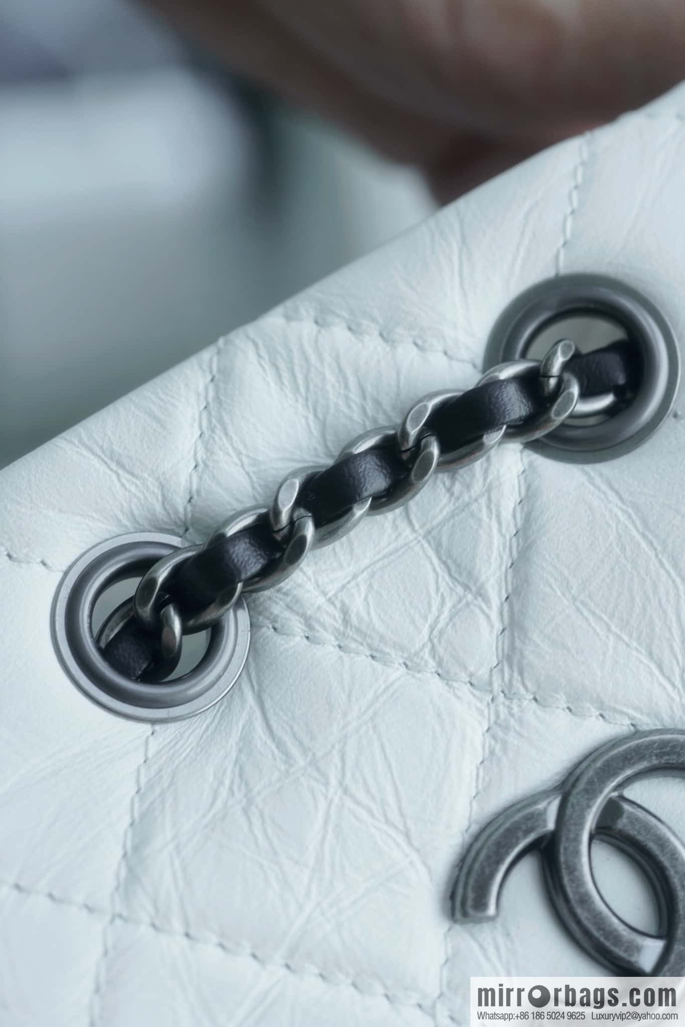 ๐๐ต๐ฎ๐ป๐ฒ๐น ๐๐ฎ๐ฏ๐ฟ๐ถ๐ฒ๐น๐น๐ฒ stray backpack, black and white ๐ A94485