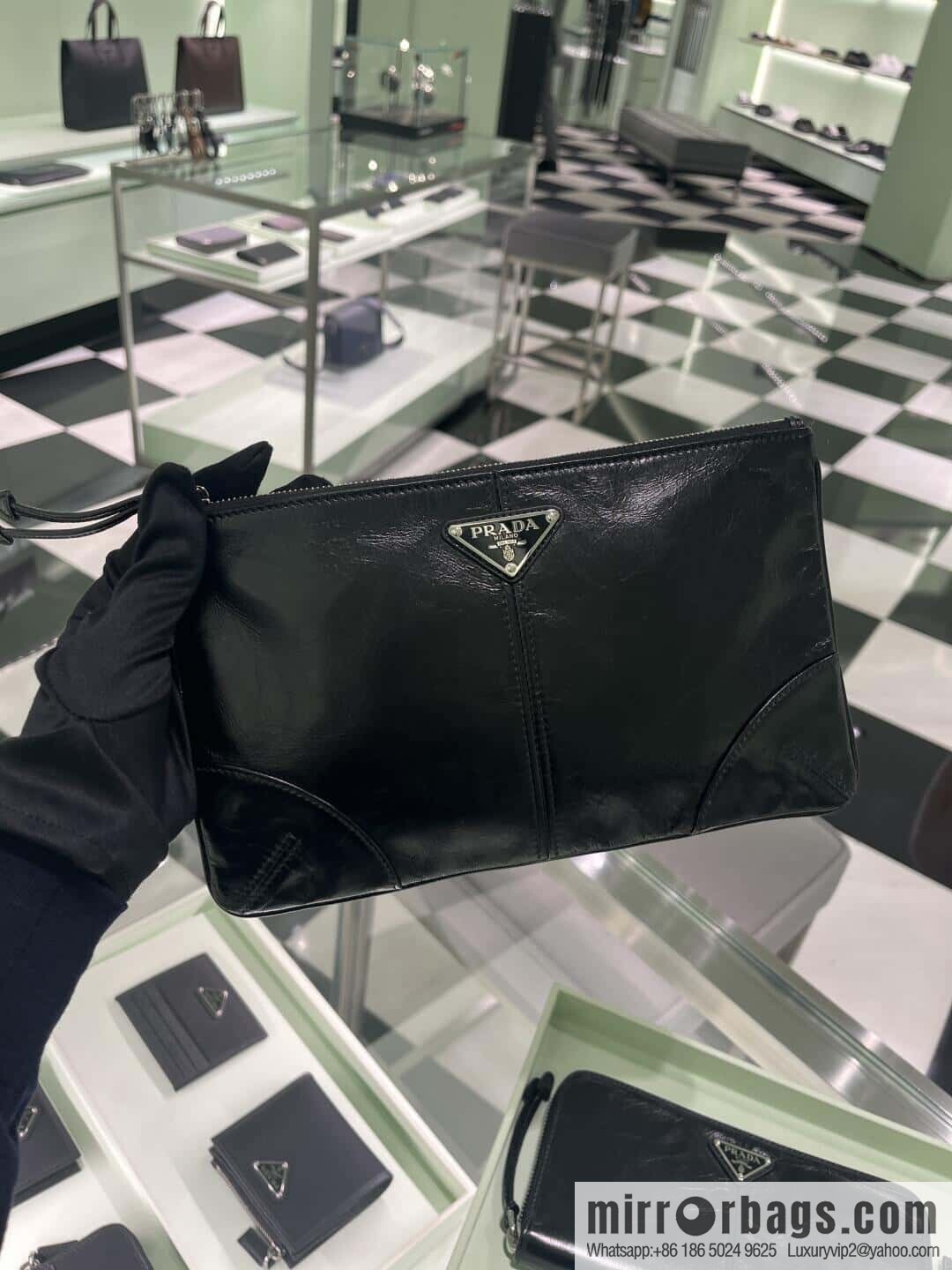 PRADA 🎉 oil wax leather handbag 🎉 2NH006S small oil wax handbag