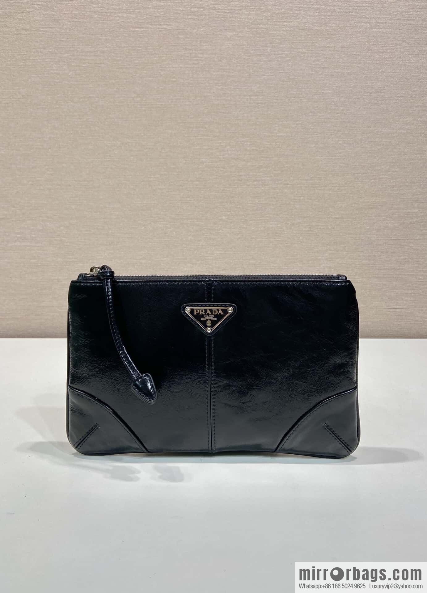 PRADA 🎉 oil wax leather handbag 🎉 2NH006S small oil wax handbag