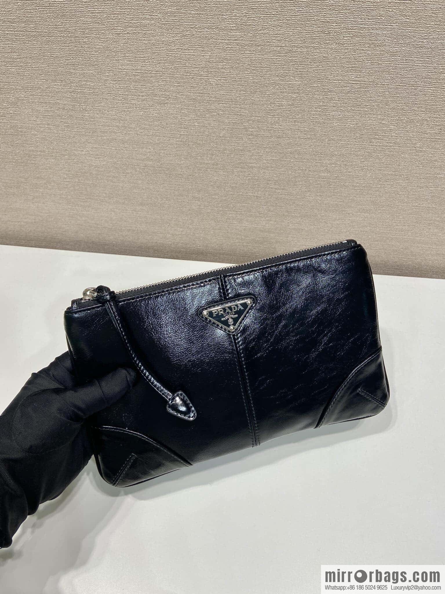 PRADA 🎉 oil wax leather handbag 🎉 2NH006S small oil wax handbag