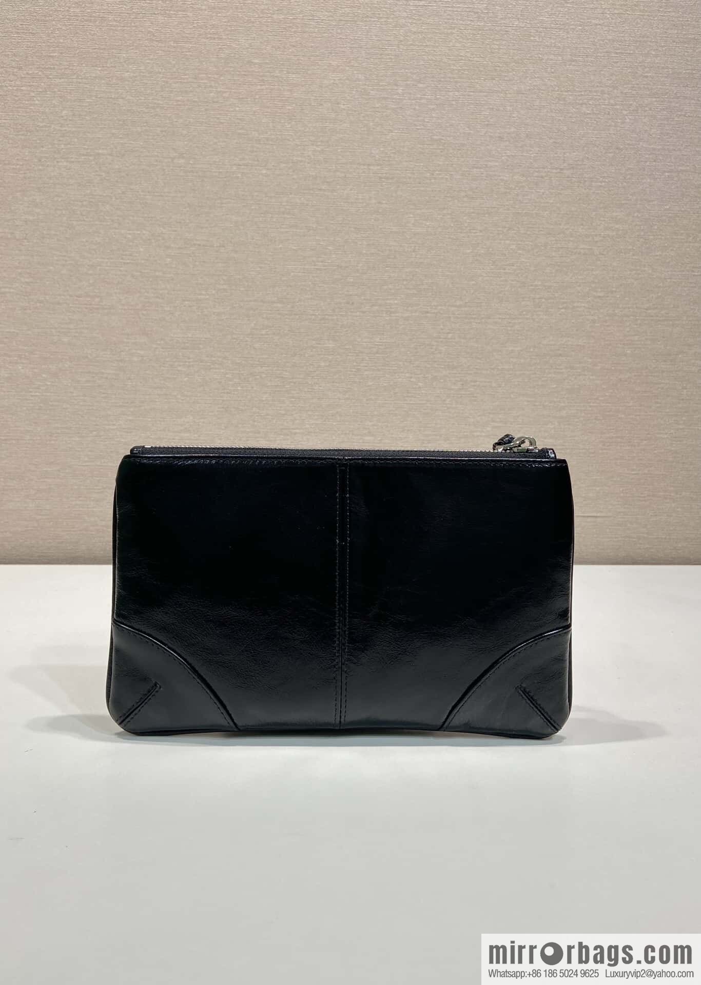 PRADA 🎉 oil wax leather handbag 🎉 2NH006S small oil wax handbag