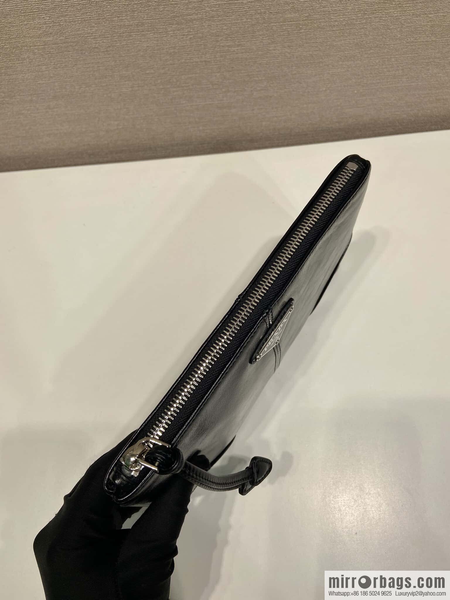 PRADA 🎉 oil wax leather handbag 🎉 2NH006S small oil wax handbag