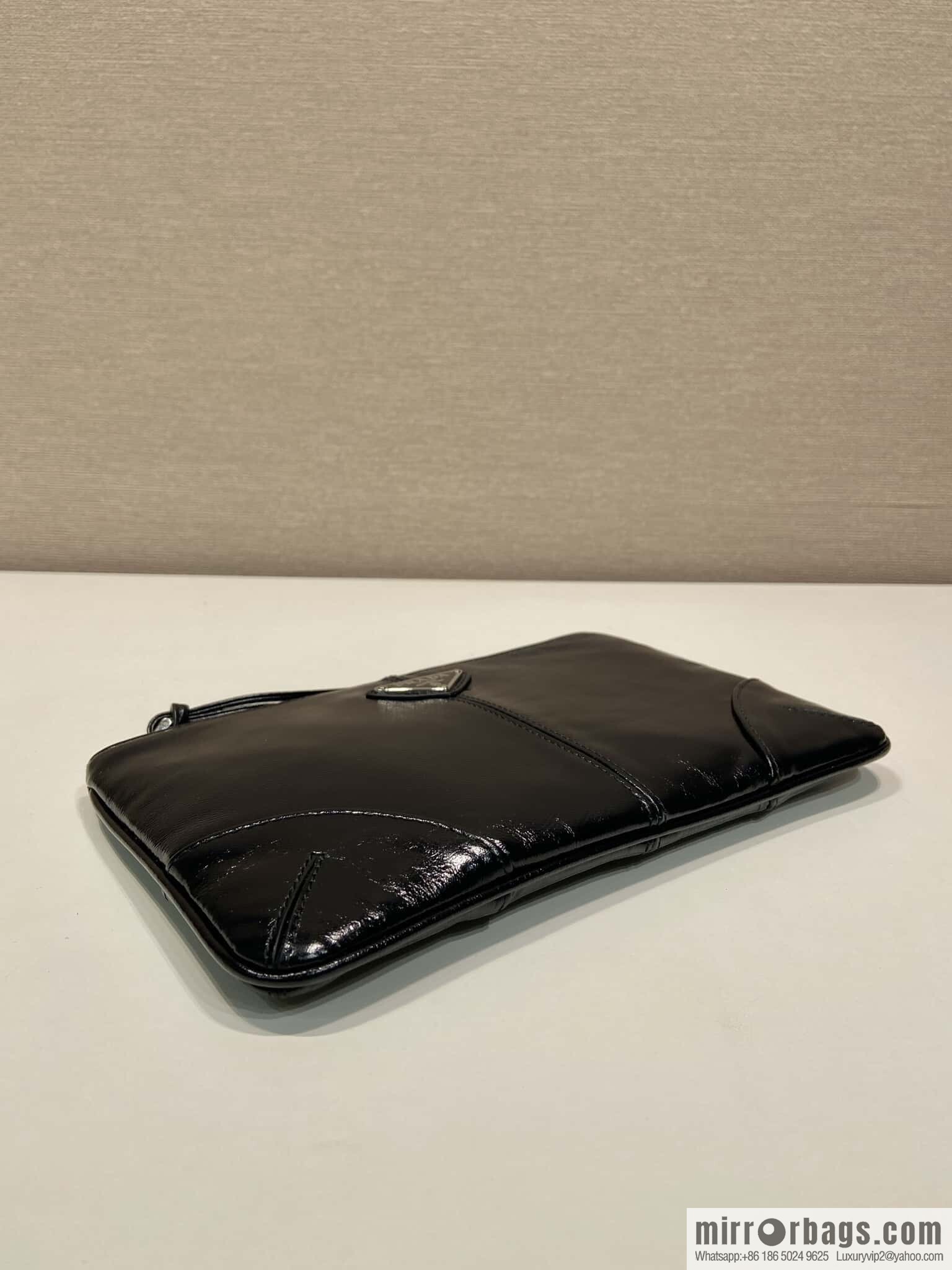 PRADA 🎉 oil wax leather handbag 🎉 2NH006S small oil wax handbag