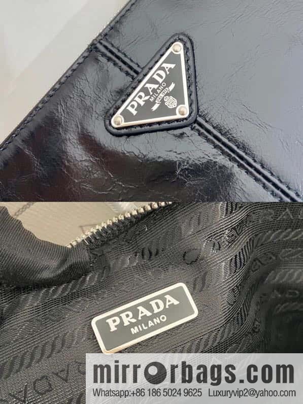 PRADA 🎉 oil wax leather handbag 🎉 2NH006S small oil wax handbag