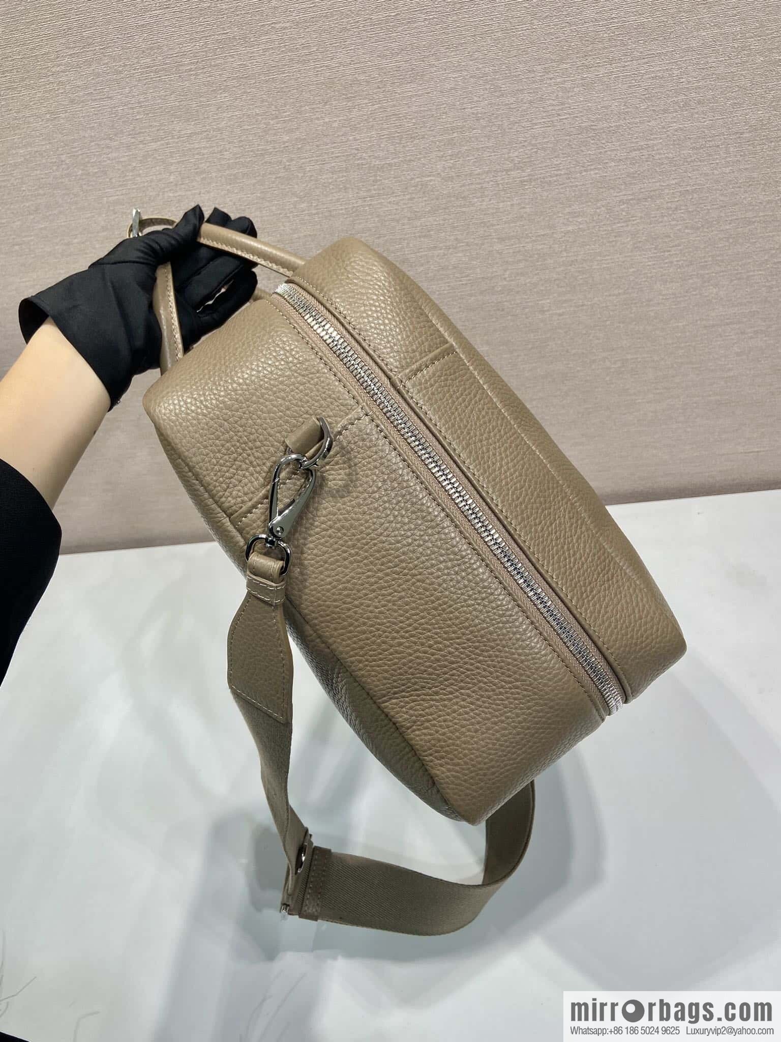 PRADA 🎉 new briefcase 🎉 2VE339 extra large🎉🎉