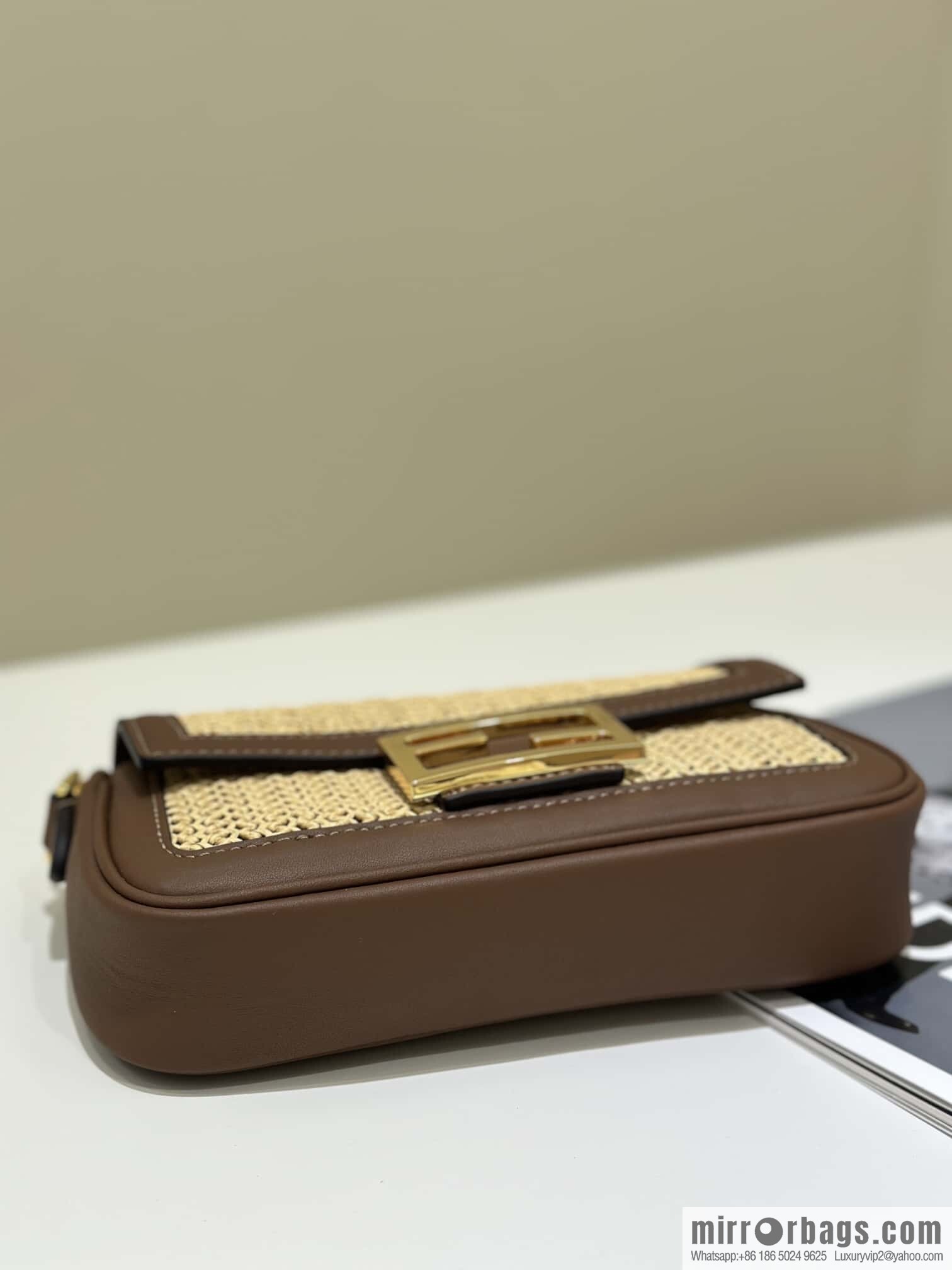 FENDI Baguette hand-woven raffia handbag, model number: 8666S red-brown