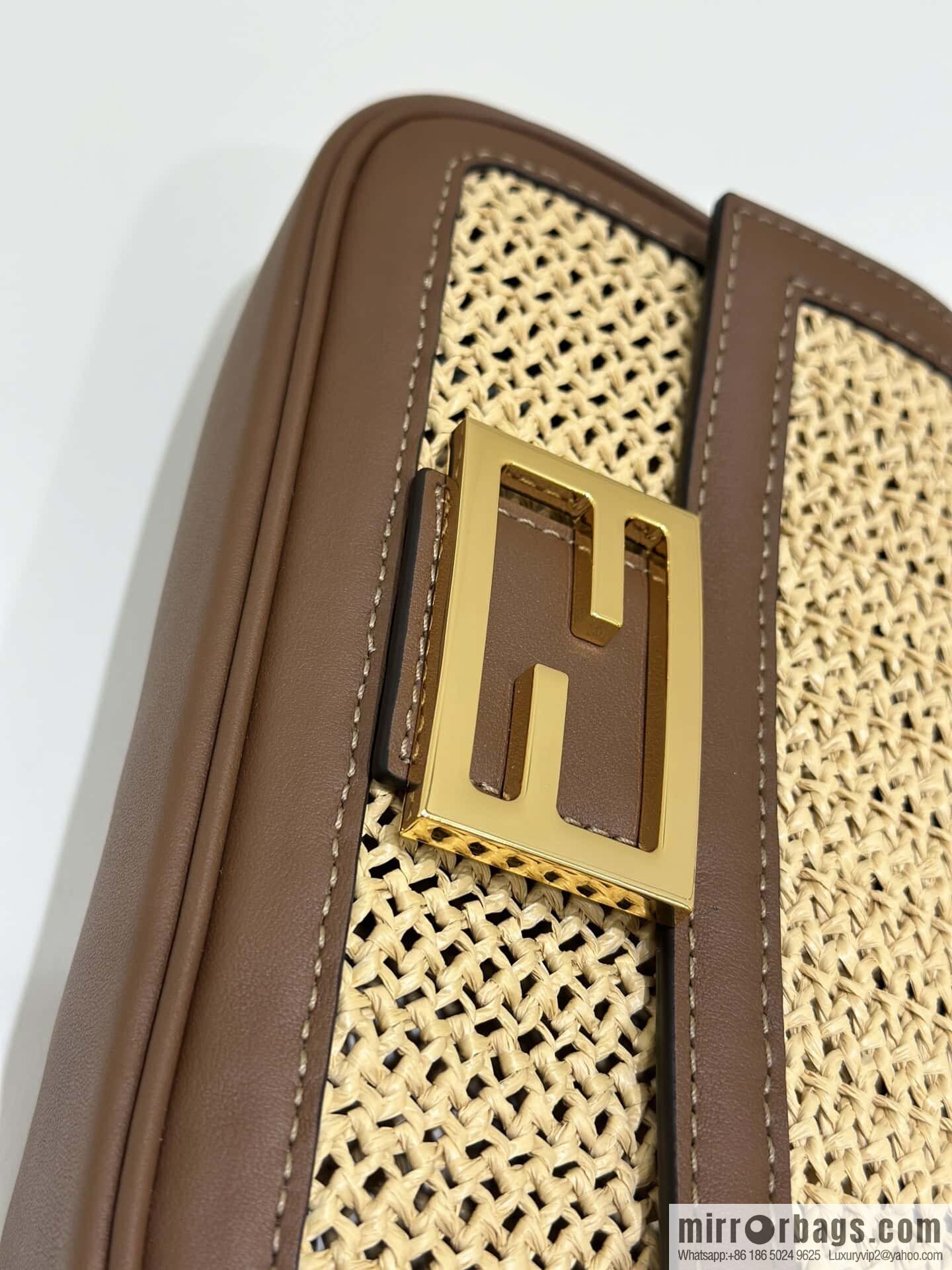 FENDI Baguette hand-woven raffia handbag, model number: 8666S red-brown