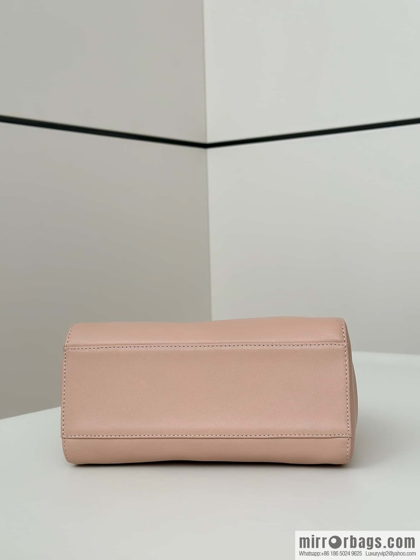 FENDI peekaboo series, model number: 8315 pink.