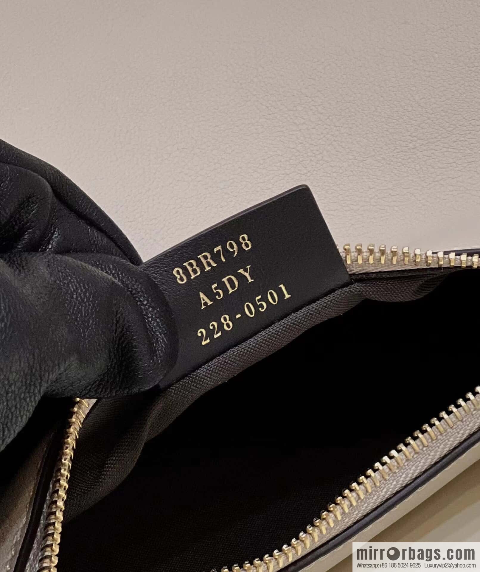 FENDI Fendigraphy armpit bag, model number: 80056m light gray