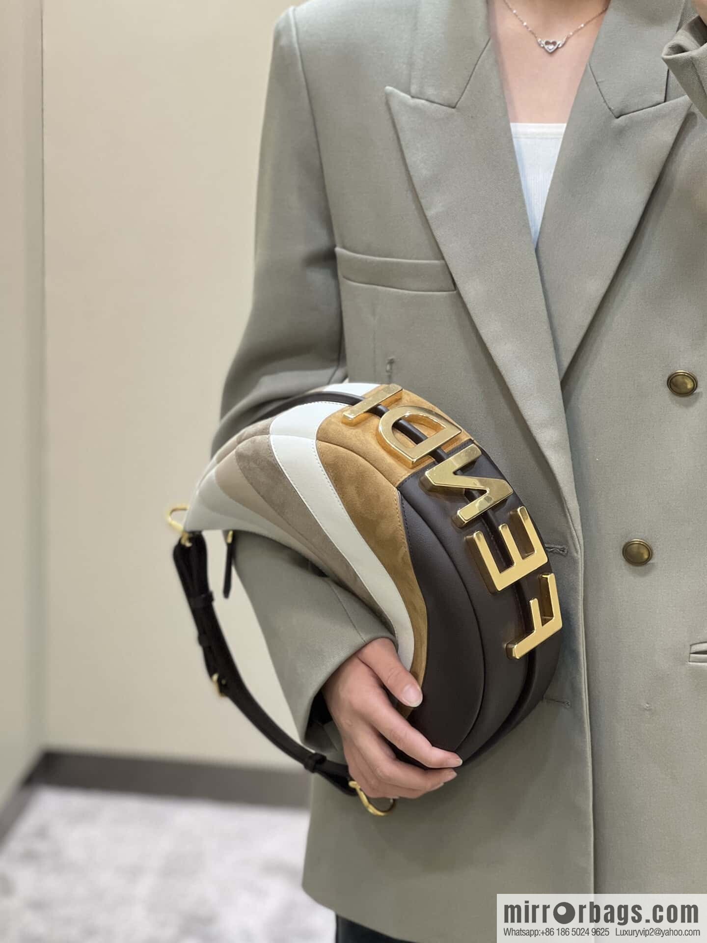 FENDI Fendigraphy armpit bag, model number: 80056m color matching