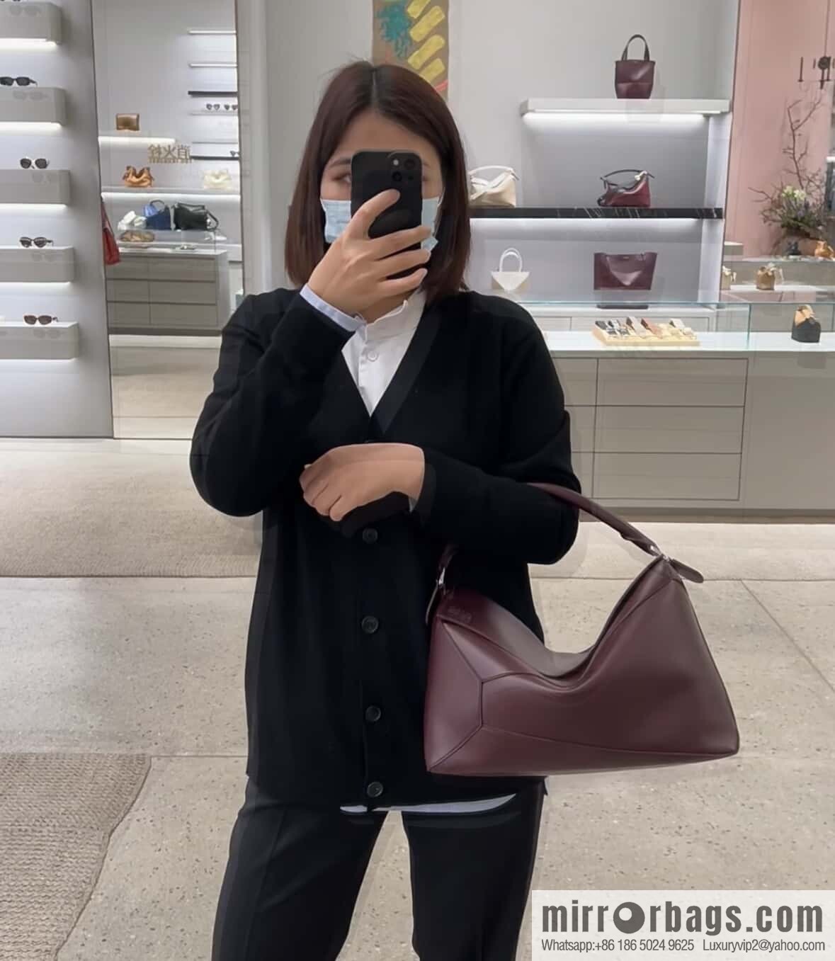 LOEWE new puzzle 0531 burgundy