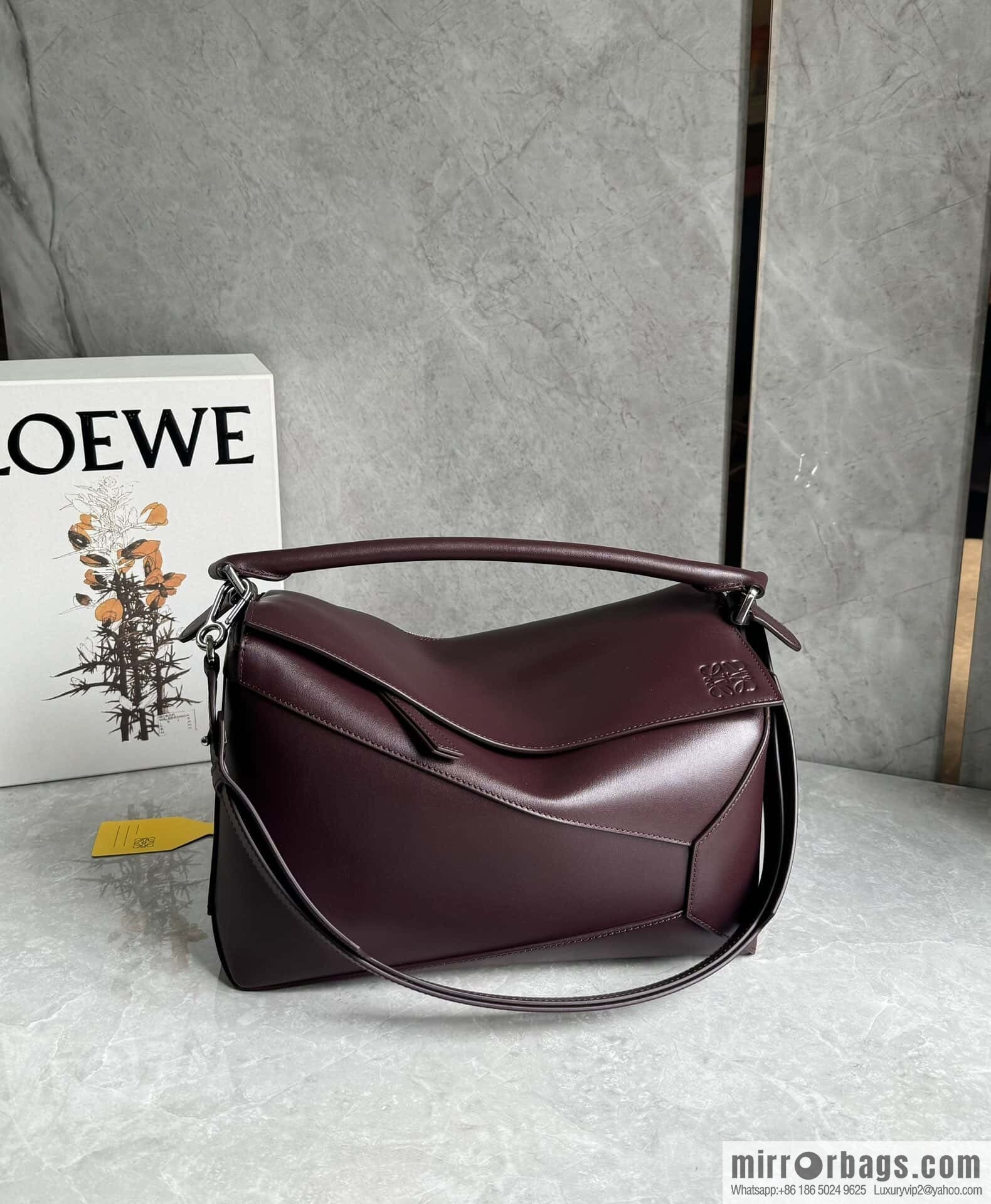 LOEWE new puzzle 0531 burgundy