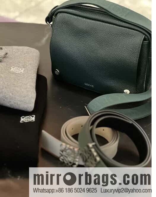 LOEWE latest | Pebble messenger bag 0522 green