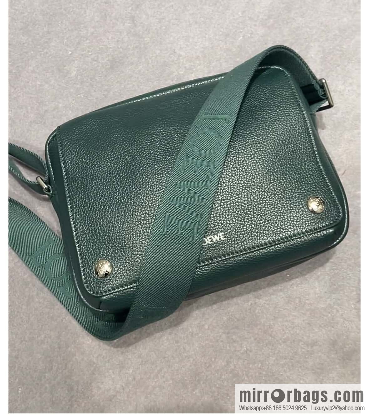 LOEWE latest | Pebble messenger bag 0522 green