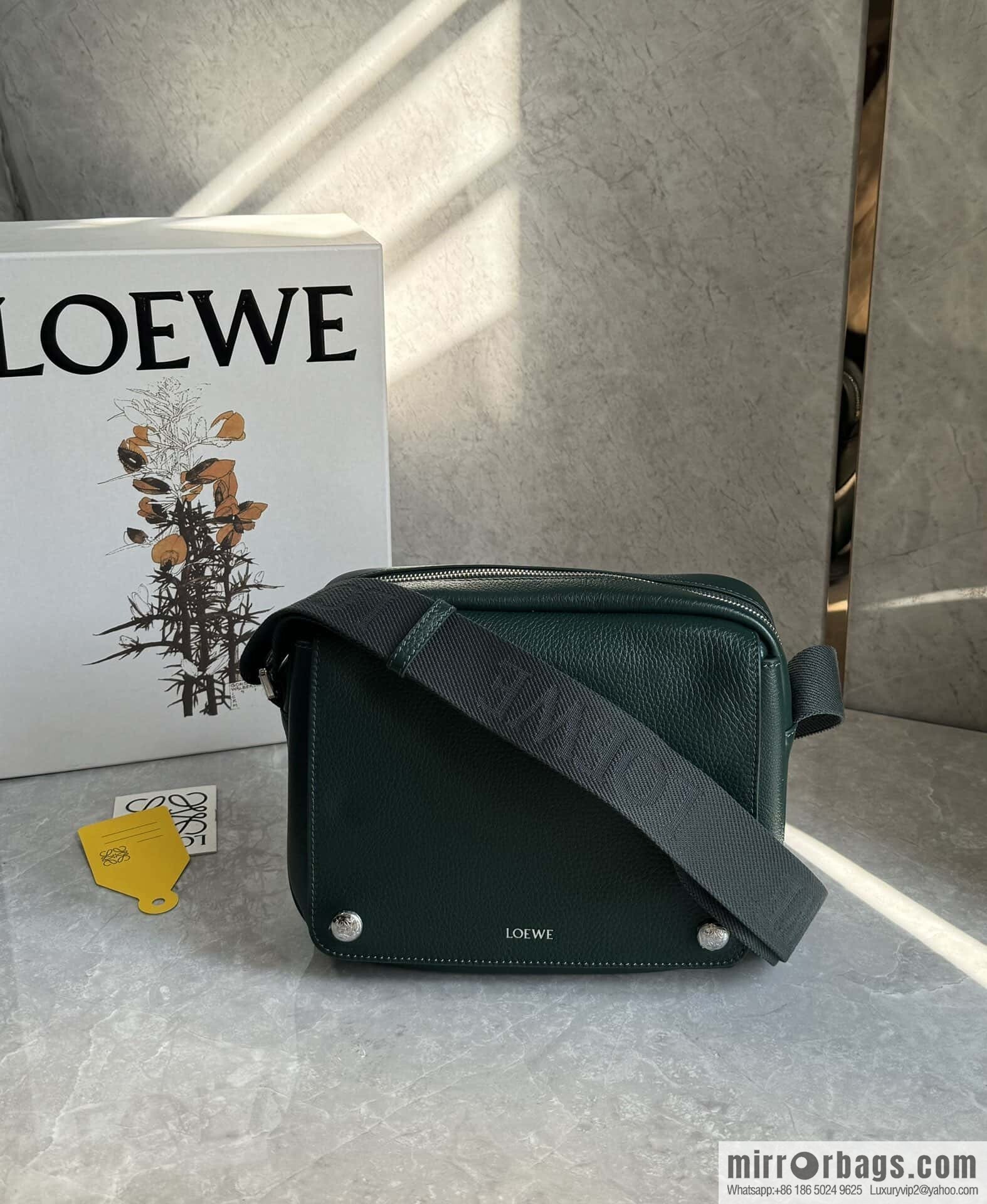 LOEWE latest | Pebble messenger bag 0522 green