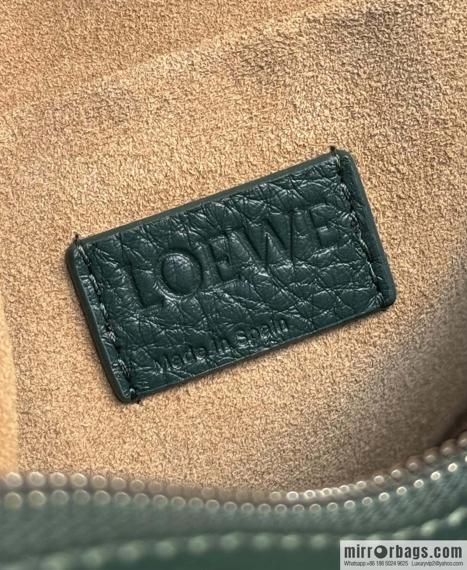 LOEWE latest | Pebble messenger bag 0522 green